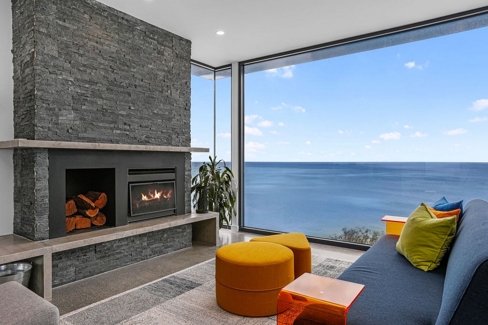 Lounge and fireplace