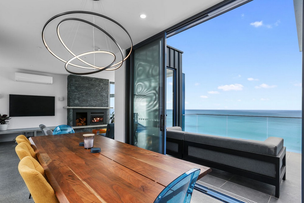 Dining with an ocean backdrop